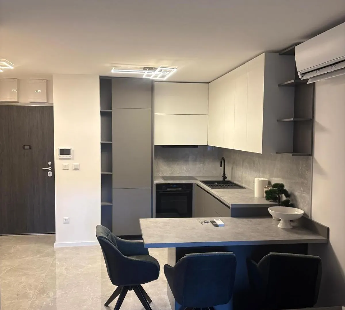 Paula Apartment Split 0*,