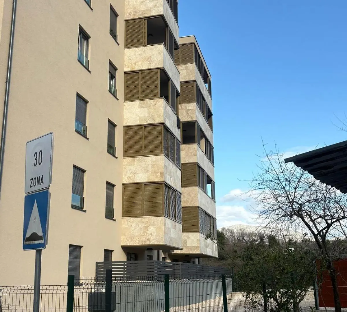 Paula Apartment Split